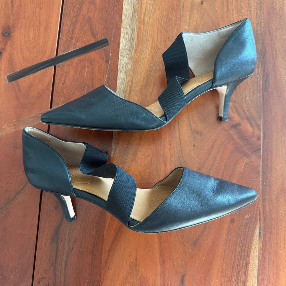 Corso Como Black Pointed Heels with Elastic Strap - Picture 3 of 11